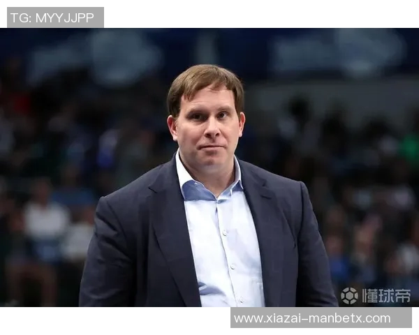 独行侠老板现场观战NBA中国赛女兆日月笑容成经典表情包 独行侠老板现场观战NBA中国赛女兆日月笑容成经典表情包