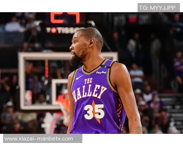 杜兰特本赛季出手次数创生涯新低球场表现引发关注与讨论 杜兰特本赛季出手次数创生涯新低球场表现引发关注与讨论